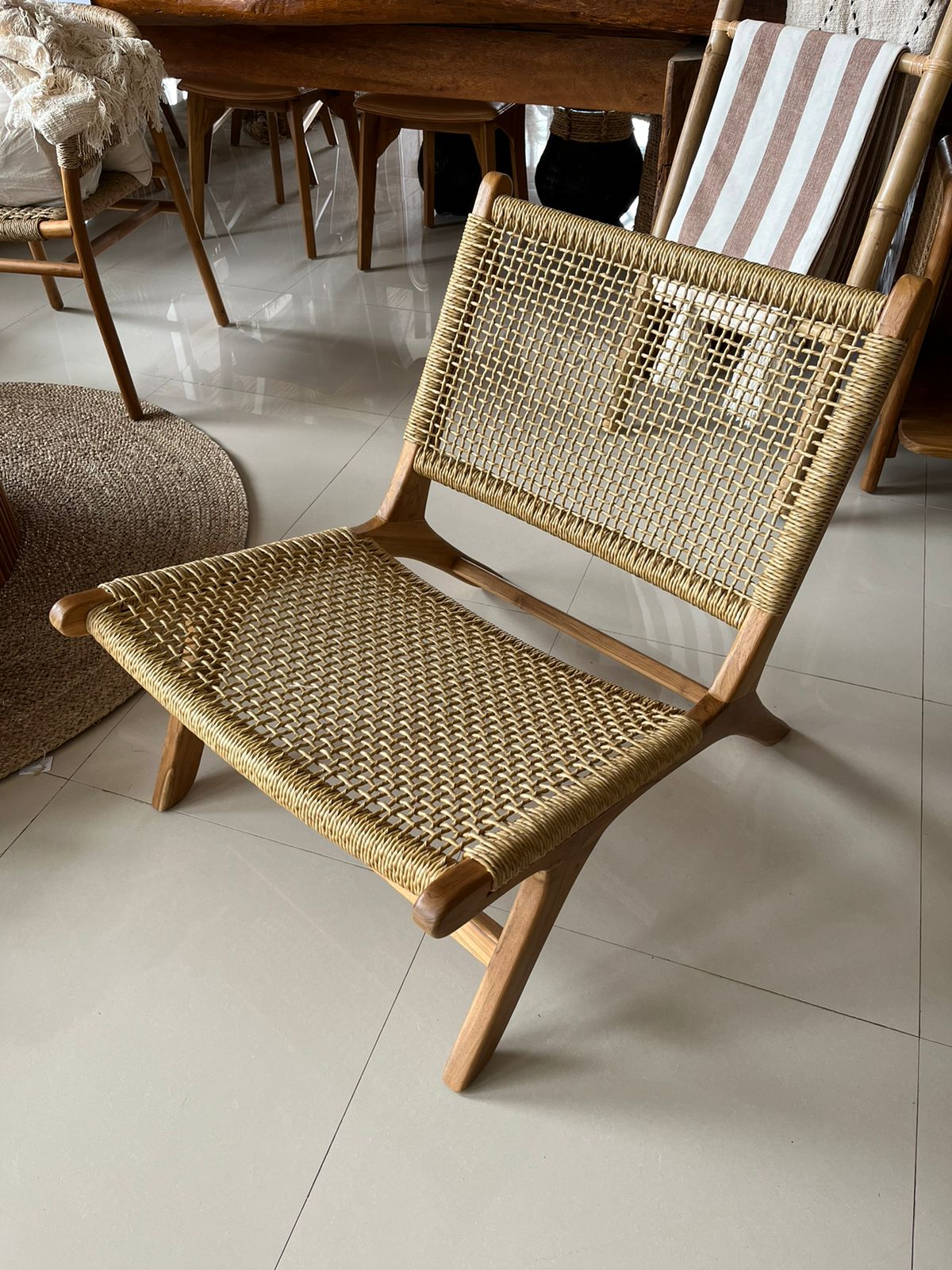 Furniture Chair Malas Biasa