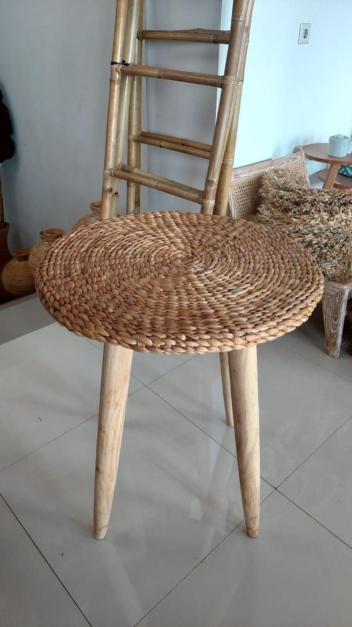 Table eceng tinggi