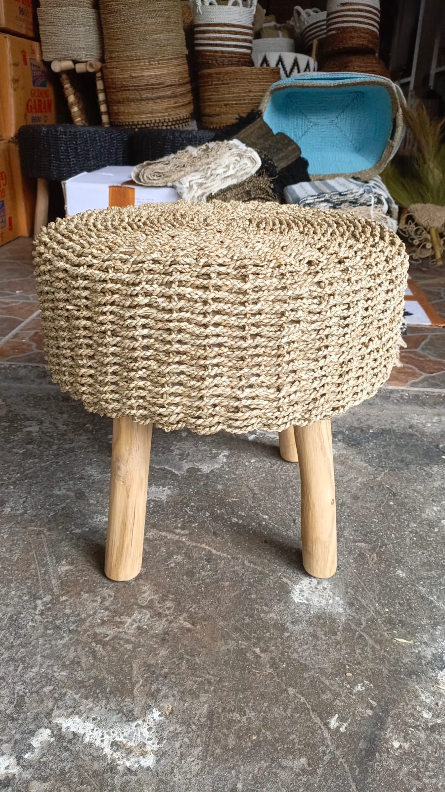 Stool Kaki Tinggi Palit